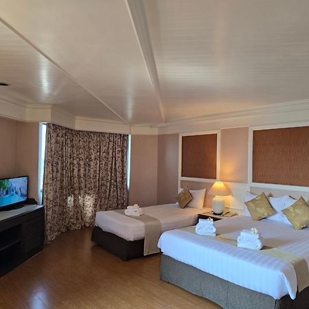 First Pacific Cirrus Hotel Pattaya Exterior foto