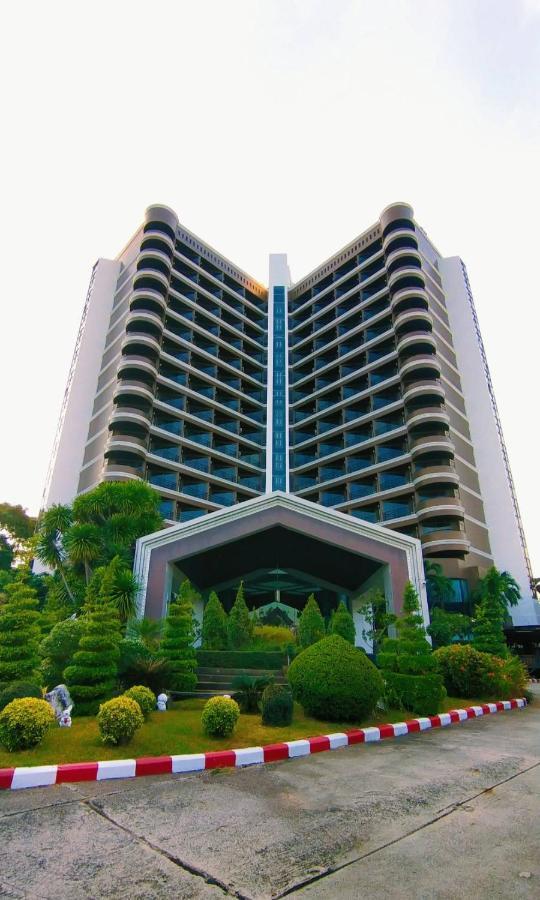 First Pacific Cirrus Hotel Pattaya Exterior foto