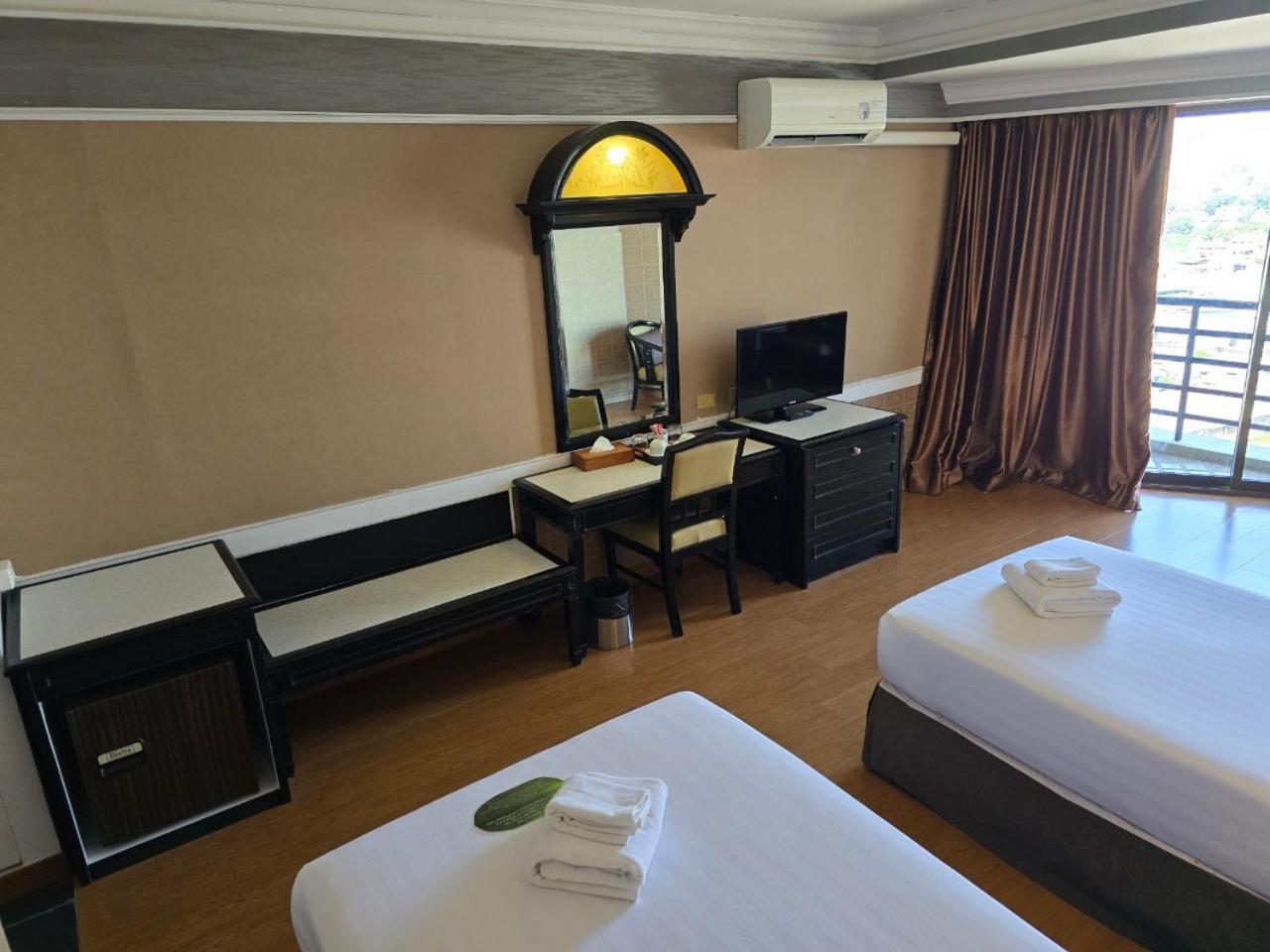 First Pacific Cirrus Hotel Pattaya Exterior foto