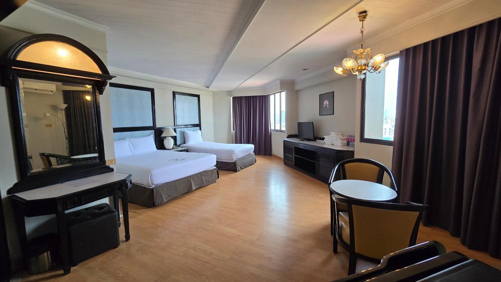 First Pacific Cirrus Hotel Pattaya Exterior foto