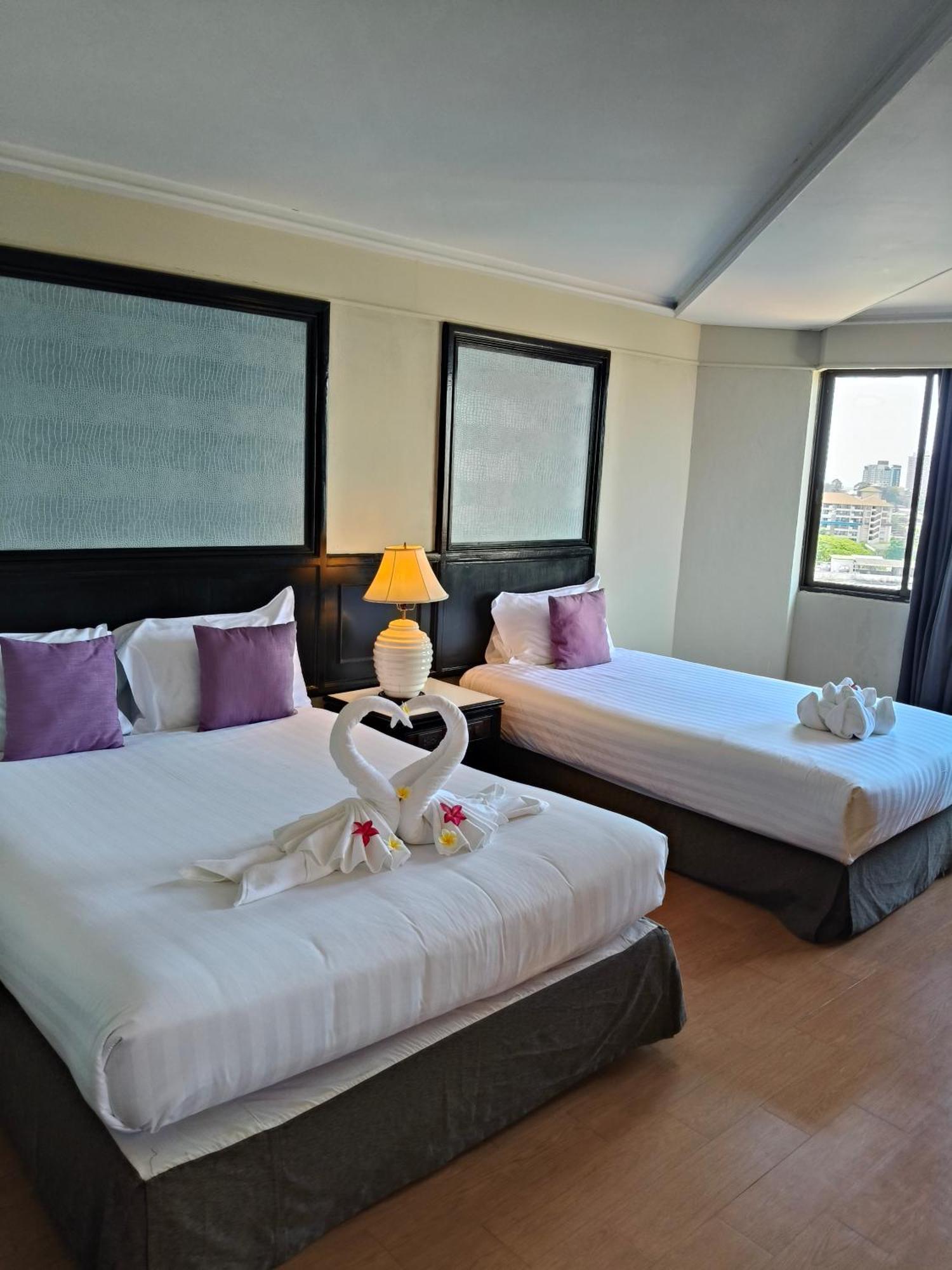 First Pacific Cirrus Hotel Pattaya Exterior foto