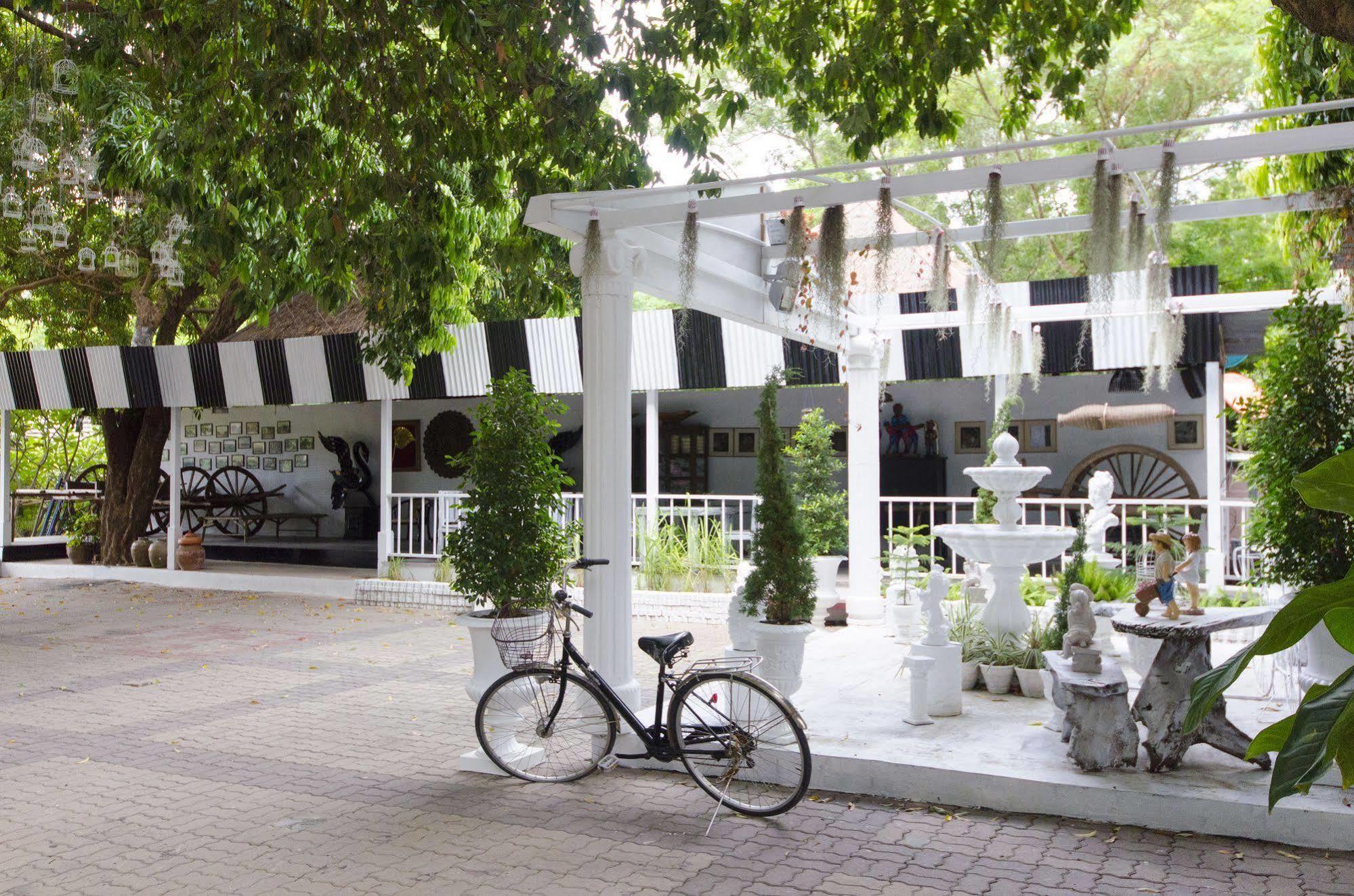 First Pacific Cirrus Hotel Pattaya Exterior foto