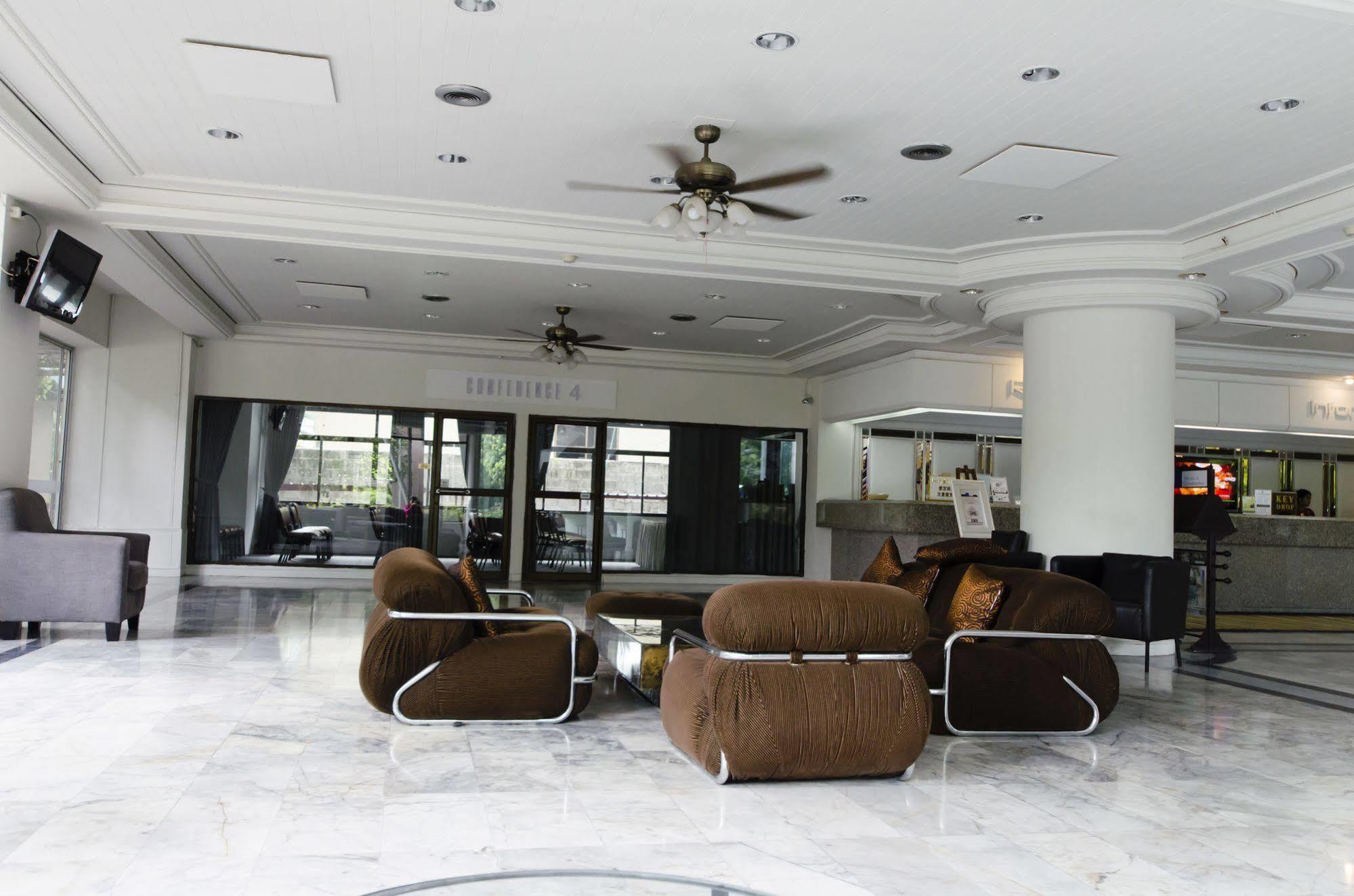 First Pacific Cirrus Hotel Pattaya Exterior foto